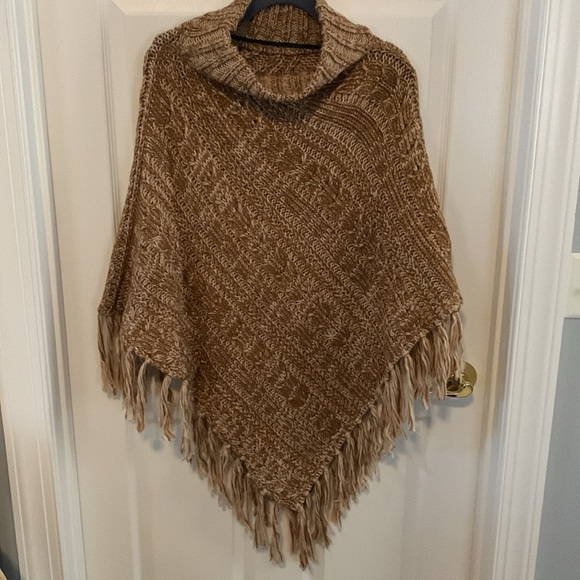 Time & Tru Knit Poncho Tassels Turtle Neck One Size fits All - Picture 1 of 5